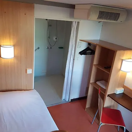 Premiere Classe Amiens - Глизи