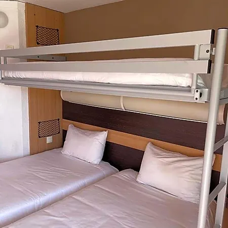 Premiere Classe Amiens Est - Otel