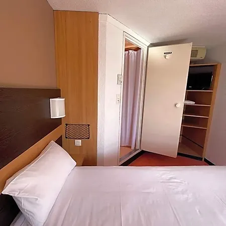 Otel Premiere Classe Amiens Est -