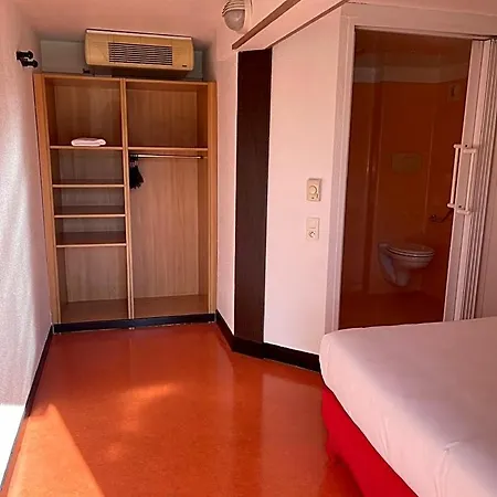 Premiere Classe Amiens Est - Hotel Glisy